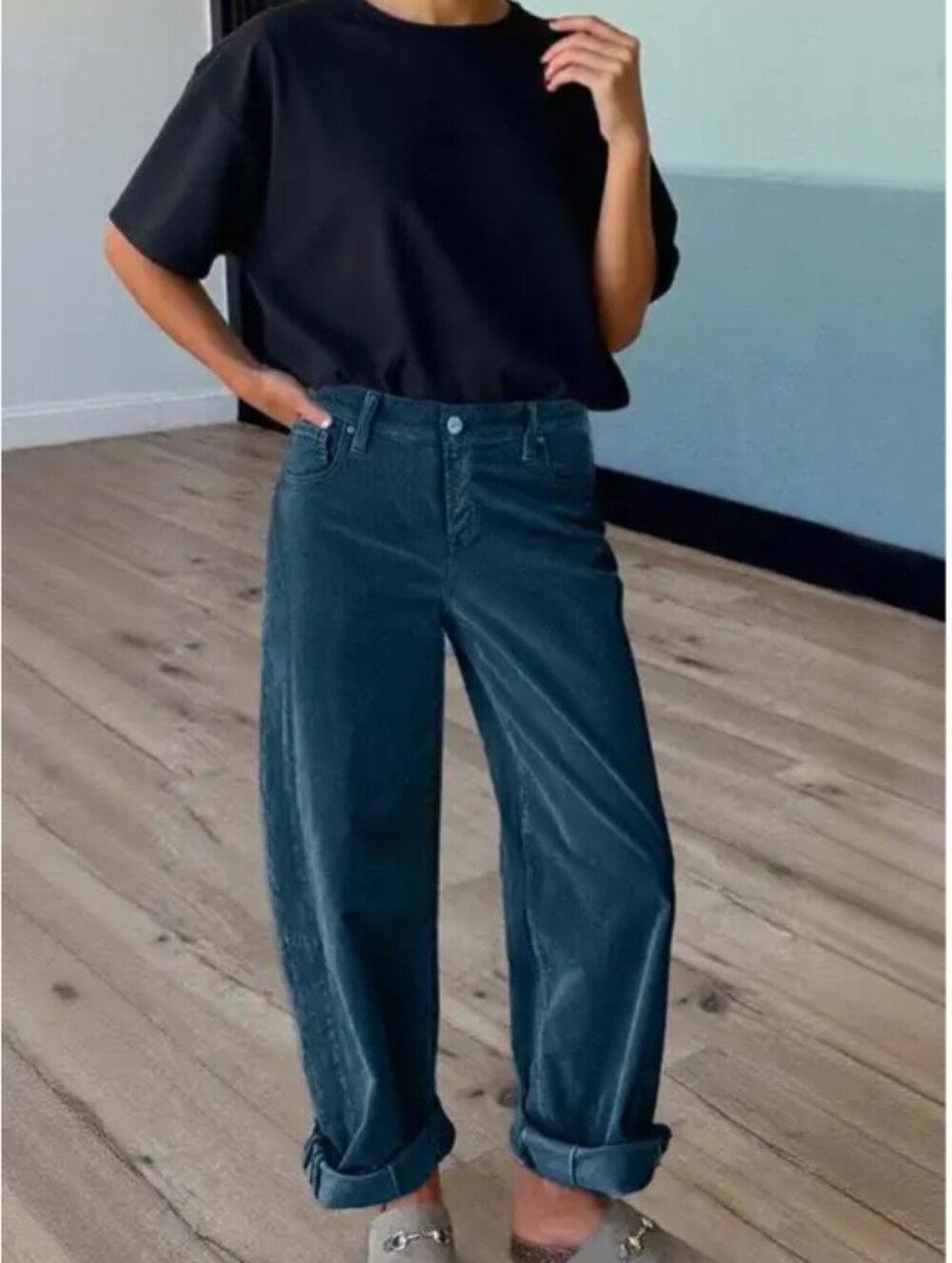 Straight Leg Corduroy Jeans in Dark Blue Size L